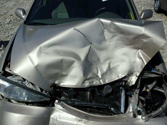 4T1BF32K74U574998 - 2004 TOYOTA CAMRY LE 米色 照片 7