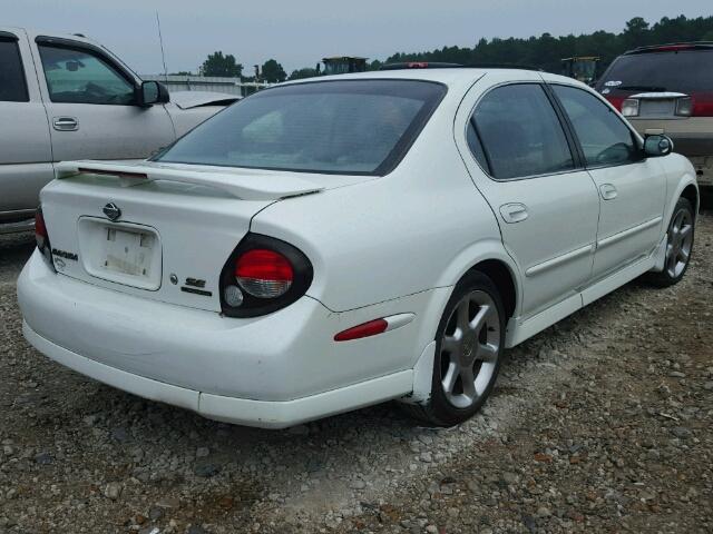 JN1CA31A81T305767 - 2001 NISSAN MAXIMA GXE WHITE photo 4