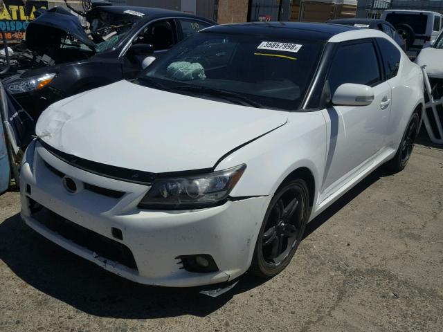 JTKJF5C76D3048317 - 2013 TOYOTA SCION TC WHITE photo 2