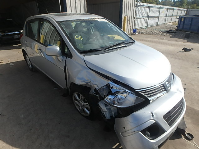 3N1BC13E78L463302 - 2008 NISSAN VERSA S/SL SILVER photo 1