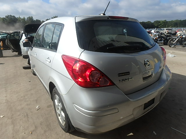 3N1BC13E78L463302 - 2008 NISSAN VERSA S/SL SILVER photo 3