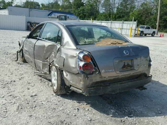 1N4AL11D02C704449 - 2002 NISSAN ALTIMA BAS GOLD photo 3