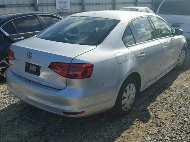 3VW2K7AJ8FM322035 - 2015 VOLKSWAGEN JETTA BASE SILVER photo 4