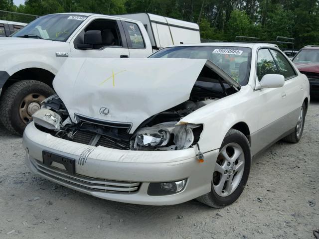 JT8BF28G310306436 - 2001 LEXUS ES 300 WHITE photo 2