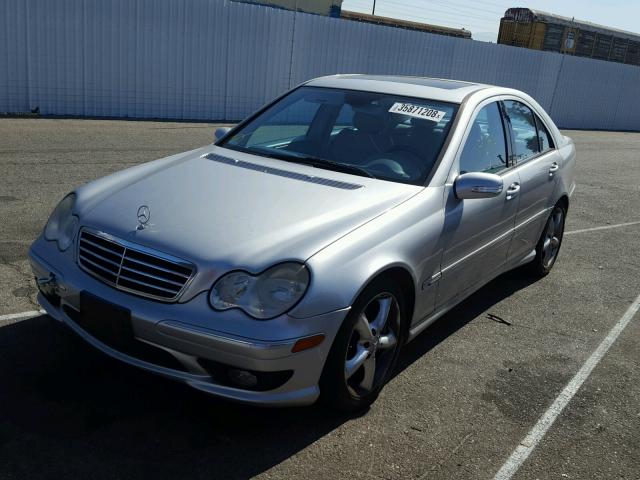 WDBRF40JX5A807387 - 2005 MERCEDES-BENZ C230 KOMPR SILVER photo 2