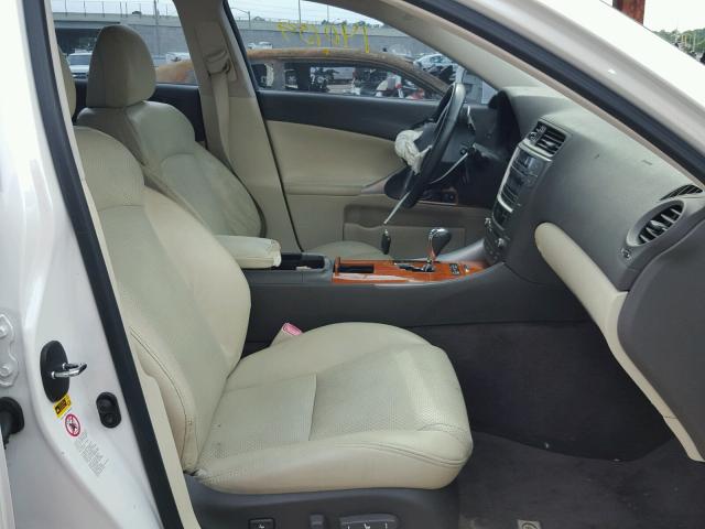 JTHBK262192088175 - 2009 LEXUS IS 250 WHITE photo 5