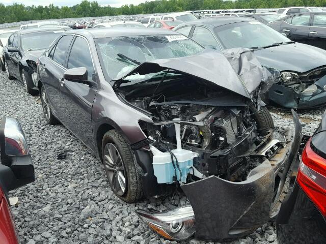 4T1BF1FK1HU693912 - 2017 TOYOTA CAMRY LE GRAY photo 1
