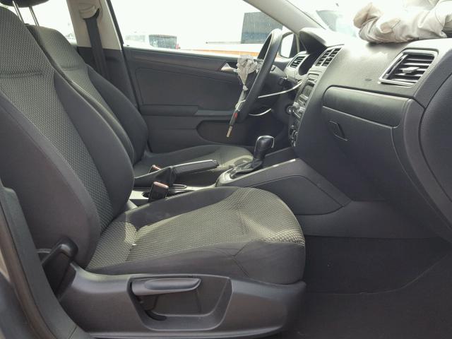 3VW2K7AJ0CM345448 - 2012 VOLKSWAGEN JETTA BASE Արծաթագույն լուսանկար 5