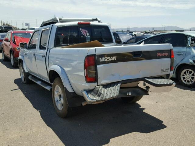 1N6ED27T6YC367028 - 2000 NISSAN FRONTIER C SILVER photo 3