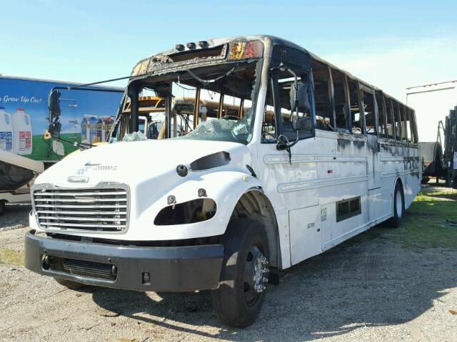 4UZABRCS88CY46608 - 2008 FREIGHTLINER CHASSIS B2 WHITE photo 2