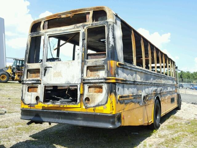 4UZABRDJ78CZ41652 - 2008 FREIGHTLINER CHASSIS B2 YELLOW photo 4