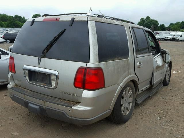 5LMFU28R14LJ08394 - 2004 LINCOLN NAVIGATOR SILVER photo 4