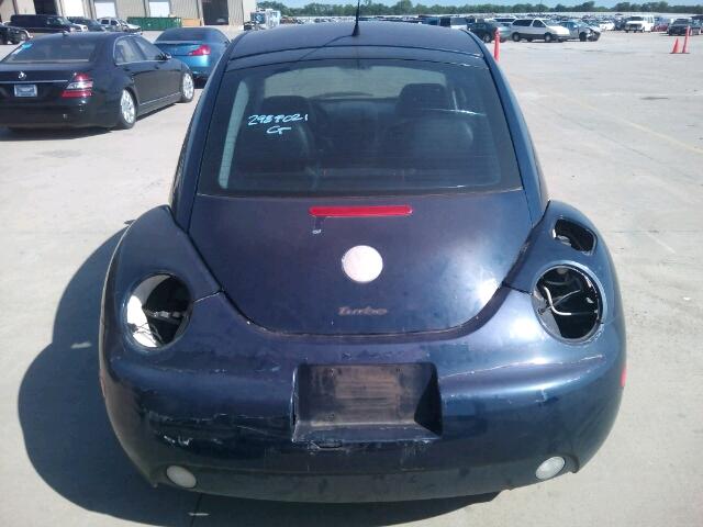 3VWDD21C23M425888 - 2003 VOLKSWAGEN NEW BEETLE 蓝色 照片 9