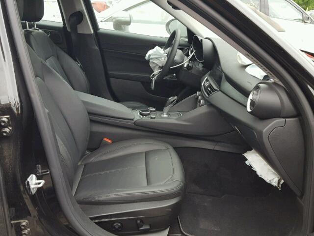 ZARFAEDN5H7547817 - 2017 ALFA ROMEO GIULIA Q4 黑色 照片 5