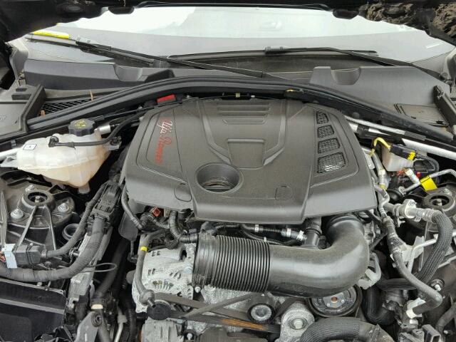 ZARFAEDN5H7547817 - 2017 ALFA ROMEO GIULIA Q4 黑色 照片 7