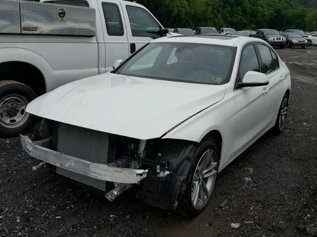 WBA8D9C56JA012522 - 2018 BMW 330 XI Biały zdjęcie 2