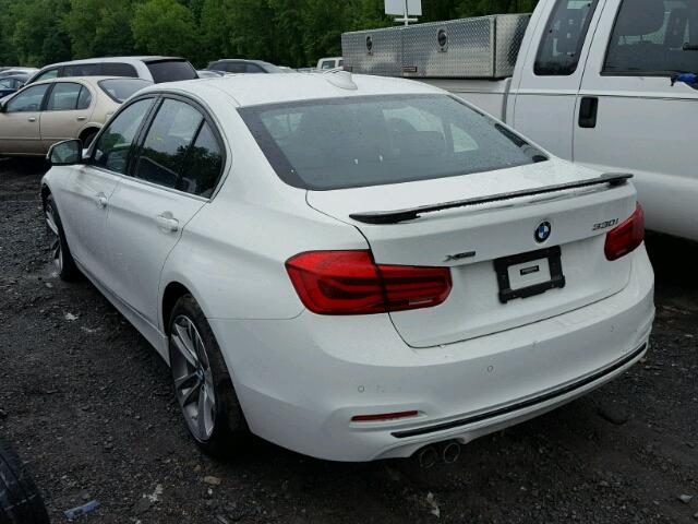 WBA8D9C56JA012522 - 2018 BMW 330 XI Biały zdjęcie 3