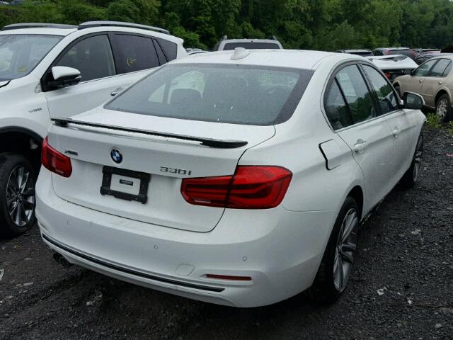 WBA8D9C56JA012522 - 2018 BMW 330 XI Biały zdjęcie 4