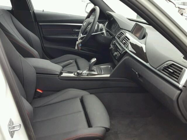 WBA8D9C56JA012522 - 2018 BMW 330 XI Biały zdjęcie 5