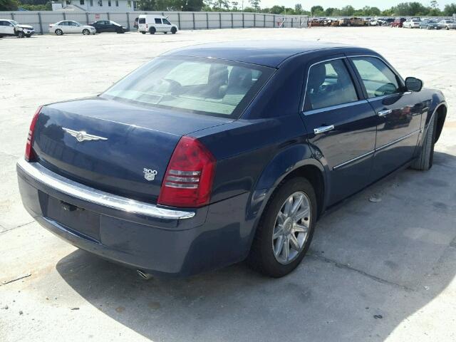 2C3JA63H55H584943 - 2005 CHRYSLER 300C BLUE photo 4