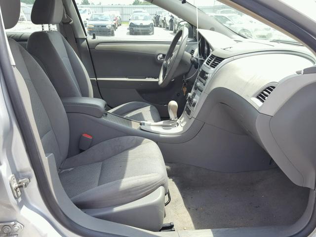 1G1ZG57B69F151421 - 2009 CHEVROLET MALIBU LS Күміс фото 5