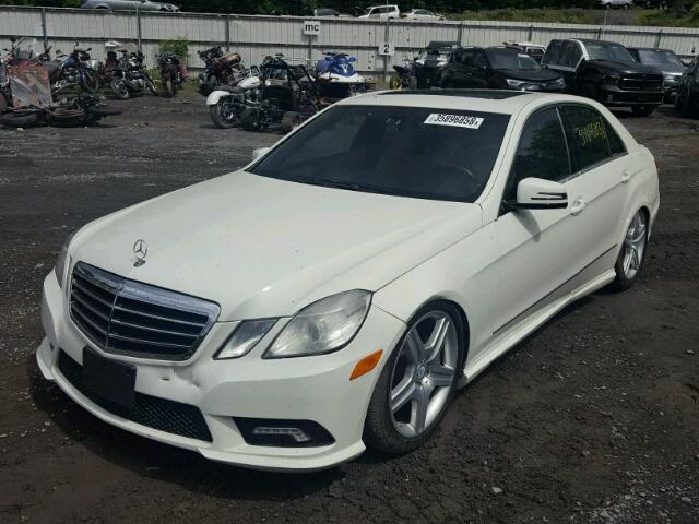 WDDHF9AB3BA362493 - 2011 MERCEDES-BENZ E 550 4MAT WHITE photo 2