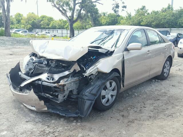 4T1BE46K89U340539 - 2009 TOYOTA CAMRY BASE GOLD photo 2