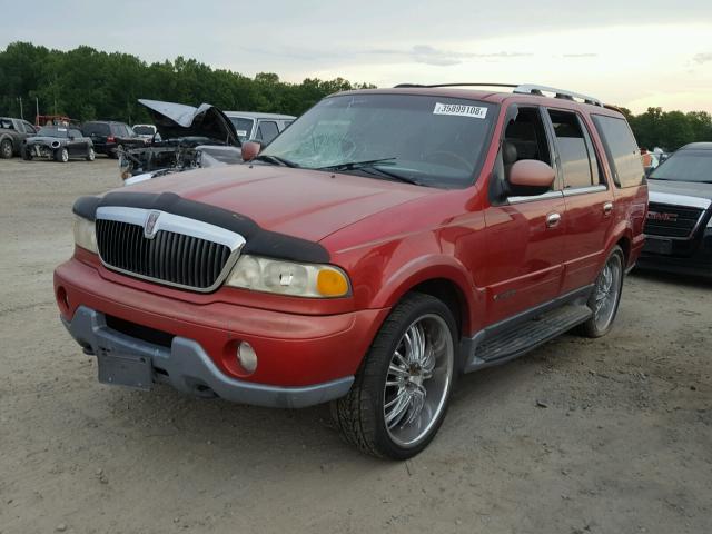 5LMFU28A0YLJ38308 - 2000 LINCOLN NAVIGATOR RED photo 2