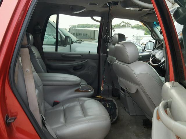 5LMFU28A0YLJ38308 - 2000 LINCOLN NAVIGATOR RED photo 6