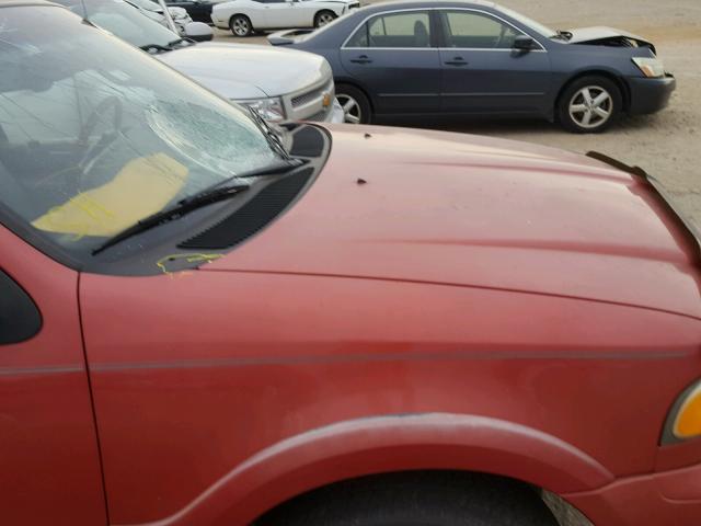 5LMFU28A0YLJ38308 - 2000 LINCOLN NAVIGATOR RED photo 9