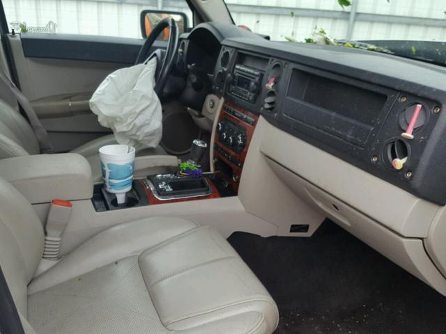 1J8HG58276C123909 - 2006 JEEP COMMANDER SILVER photo 5