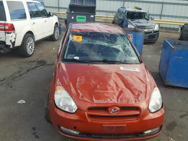 KMHCN36C68U080308 - 2008 HYUNDAI ACCENT SE ORANGE photo 9