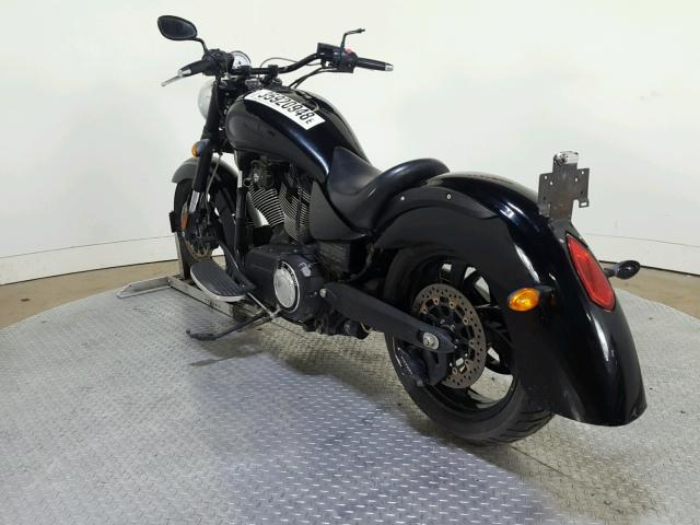 5VPCB26D873000870 - 2007 VICTORY MOTORCYCLES KINGPIN შავი ფოტო 6