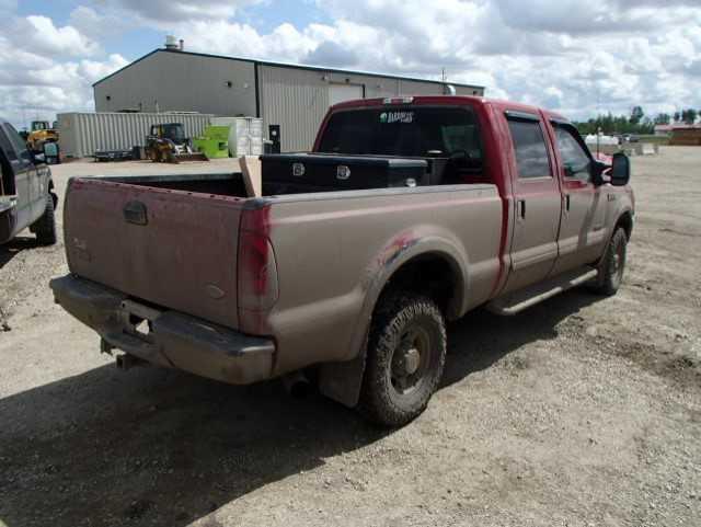 1FTSW31F83EA36635 - 2003 FORD F350 SRW S RED photo 4