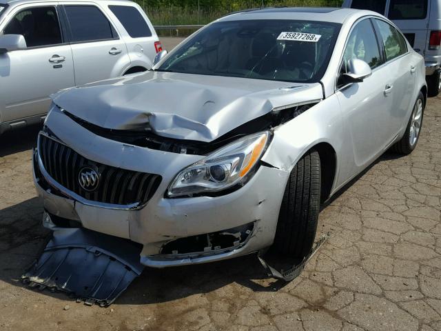 2G4GS5GX4G9157857 - 2016 BUICK REGAL PREM SILVER photo 2