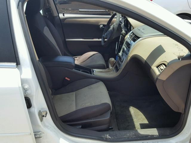 1G1ZA5EU4BF174675 - 2011 CHEVROLET MALIBU LS თეთრი ფოტო 5
