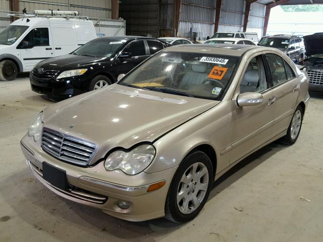 WDBRF64J35F558424 - 2005 MERCEDES-BENZ C 320 GOLD photo 2