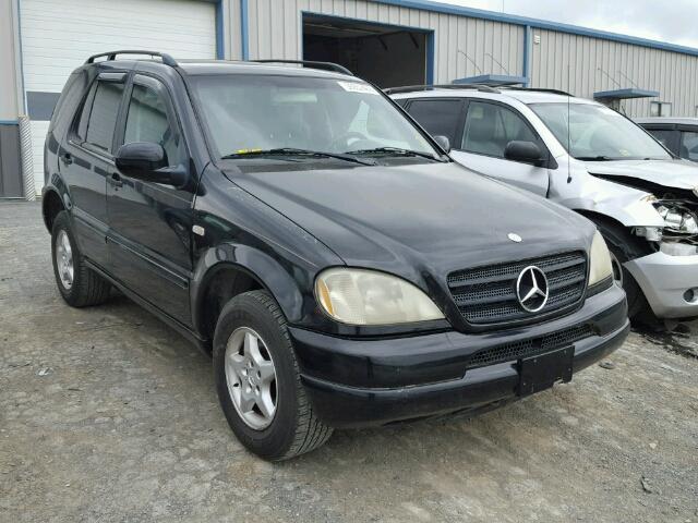 4JGAB54EXYA164763 - 2000 MERCEDES-BENZ ML 320 BLACK photo 1