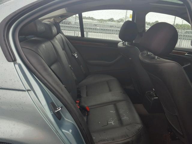 WBAAZ33415KW75343 - 2005 BMW 325 IS SUL GRAY photo 6