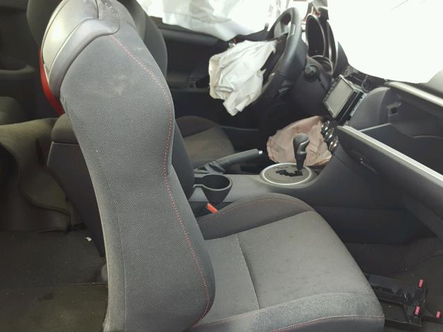 JTKJF5C75GJ026454 - 2016 TOYOTA SCION TC 红色 照片 5