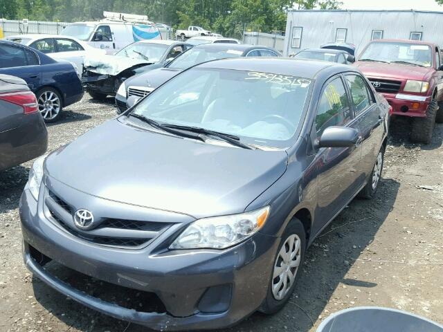 2T1BU4EE4DC994253 - 2013 TOYOTA COROLLA BA GRAY photo 2