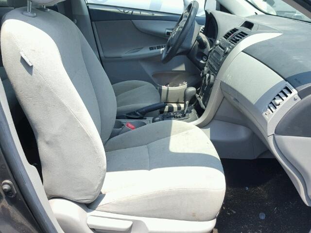 2T1BU4EE4DC994253 - 2013 TOYOTA COROLLA BA GRAY photo 5