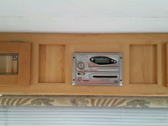 1LC2S2J216D205220 - 2006 SUNL CAMPER TRL WHITE photo 9