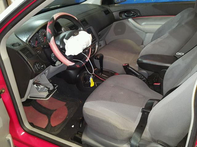 3FAFP31N05R143819 - 2005 FORD FOCUS ZX3 RED photo 5