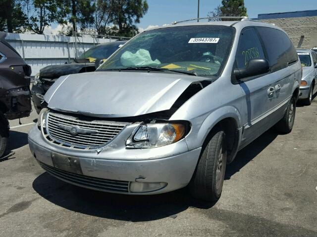 2C8GP64L42R558300 - 2002 CHRYSLER TOWN & COU SILVER photo 2