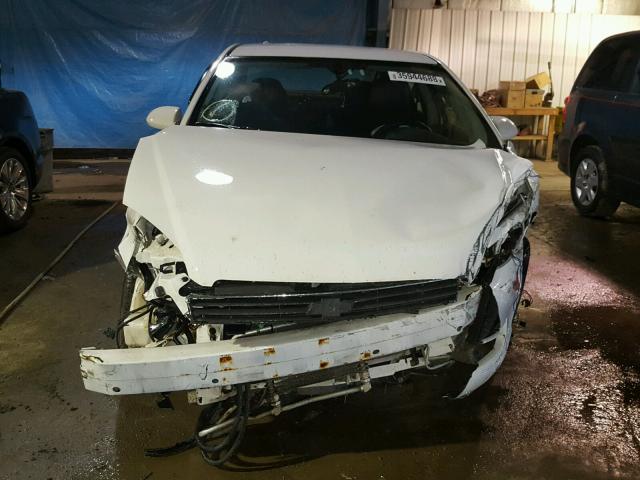 2G1WD5EM9A1231503 - 2010 CHEVROLET IMPALA POL WHITE photo 9