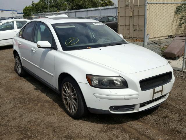 YV1MS682052083326 - 2005 VOLVO S40 T5 WHITE photo 1