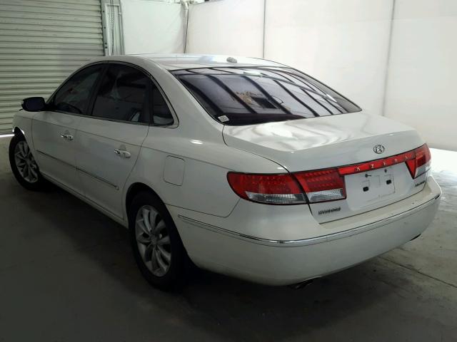 KMHFC46F88A276349 - 2008 HYUNDAI AZERA SE WHITE photo 3