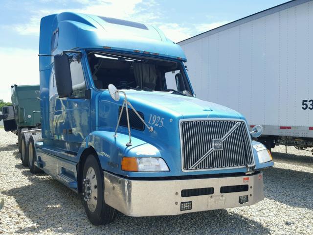 4V4ND4JJ5YN236302 - 2000 VOLVO VN BLUE photo 1