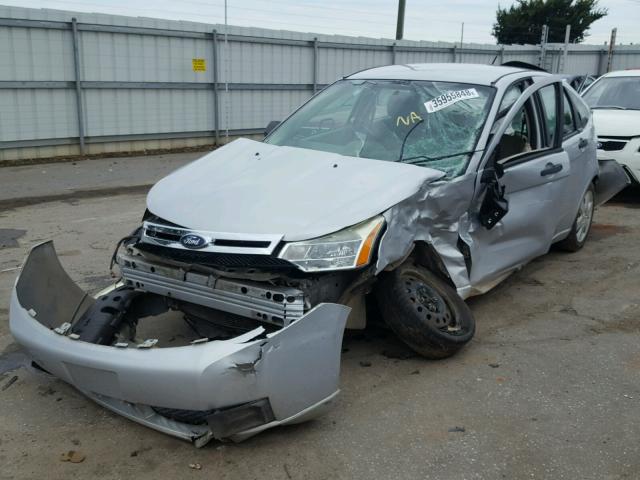 1FAHP34N08W216614 - 2008 FORD FOCUS S/SE SILVER photo 2